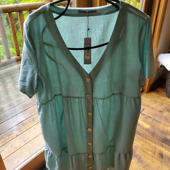 Arianna by Howard's Short Sleeve Vneck Full Button Tiered Sz. L Dress - Picture 4 of 11